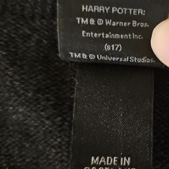 Official Harry Potter Gray gryffindor cardigan M - Picture 2 of 5